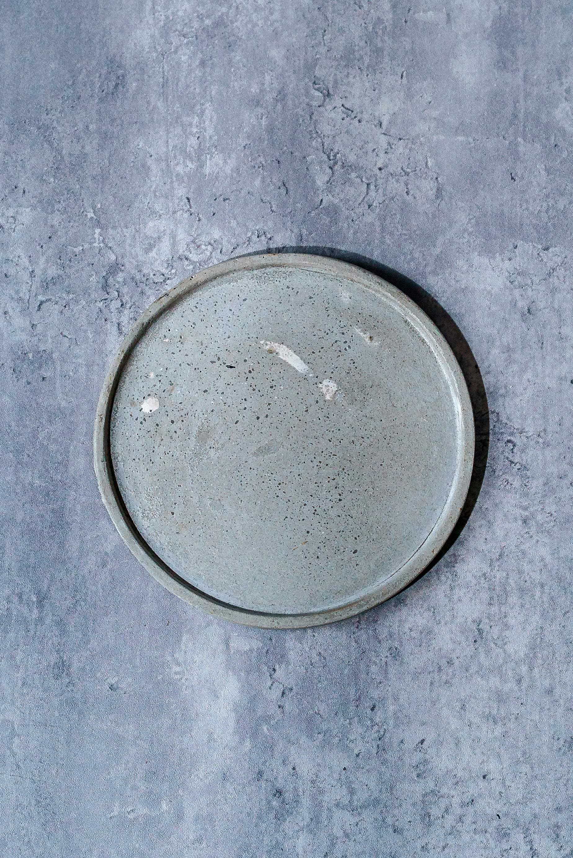 Pebble — Grey Round Tray